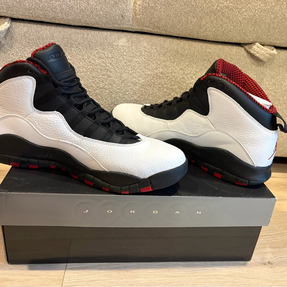 Nike Air Jordan 10 Retro in the "Chicago